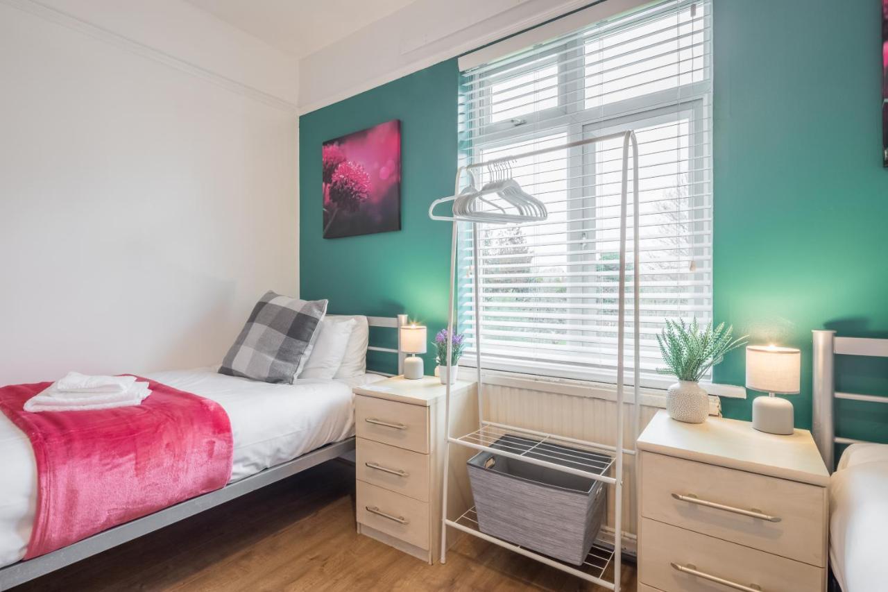 Private Room 6 With Kitchenette By Cb Stays No Minimum Stays CBG Exterior foto